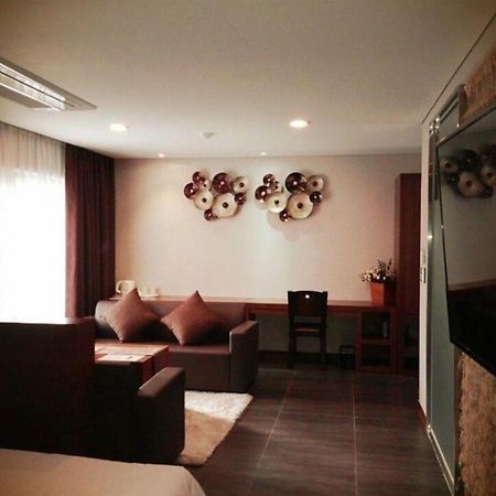 Reve Business Hotel Jeju Exterior foto