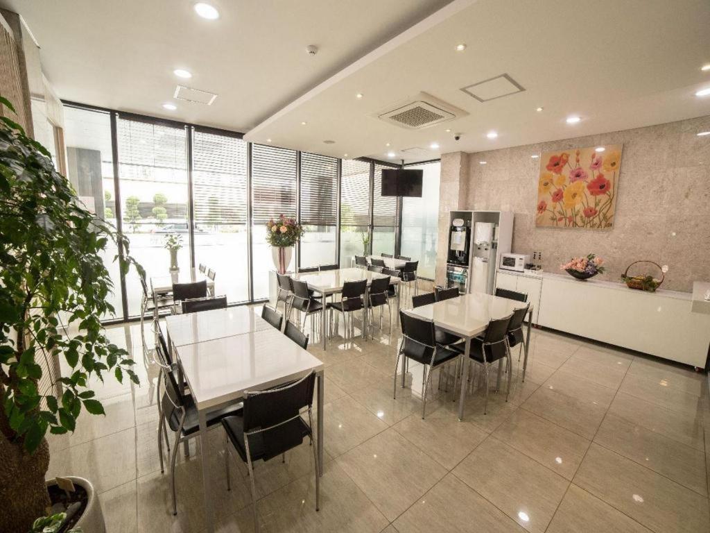 Reve Business Hotel Jeju Exterior foto