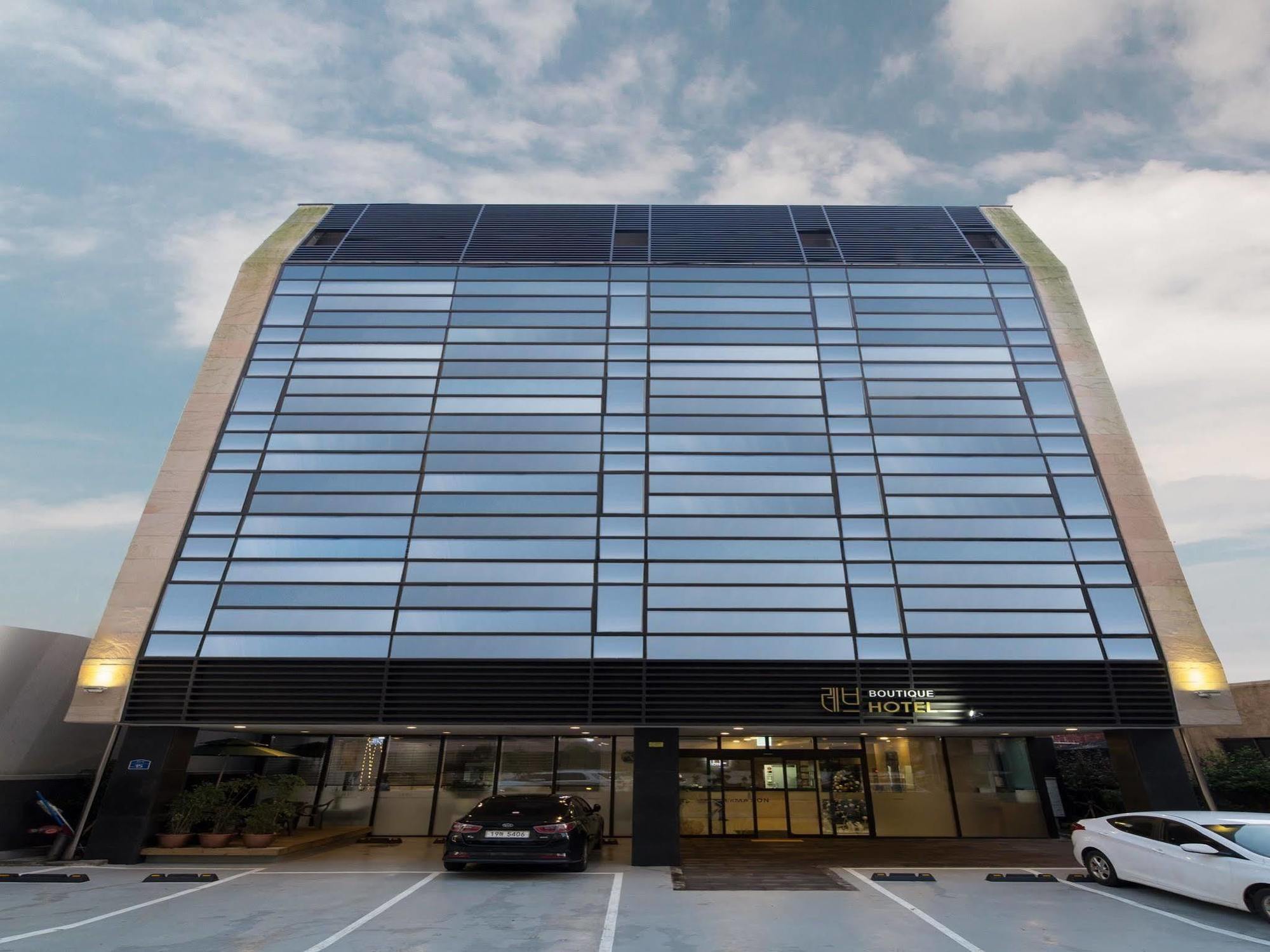 Reve Business Hotel Jeju Exterior foto